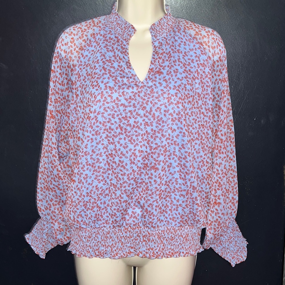 Beautiful, brown and blue floral print top from CeCe. Sz small.